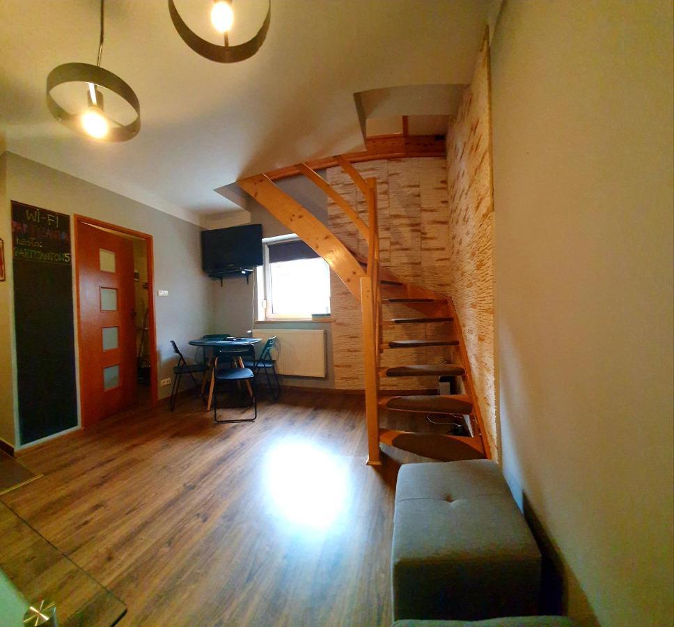 斯克拉斯卡波伦巴Apartament Partyzantow公寓 外观 照片