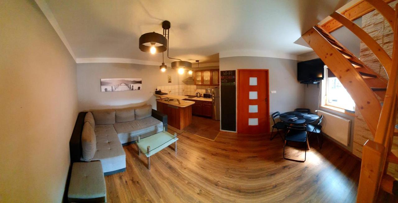 斯克拉斯卡波伦巴Apartament Partyzantow公寓 外观 照片